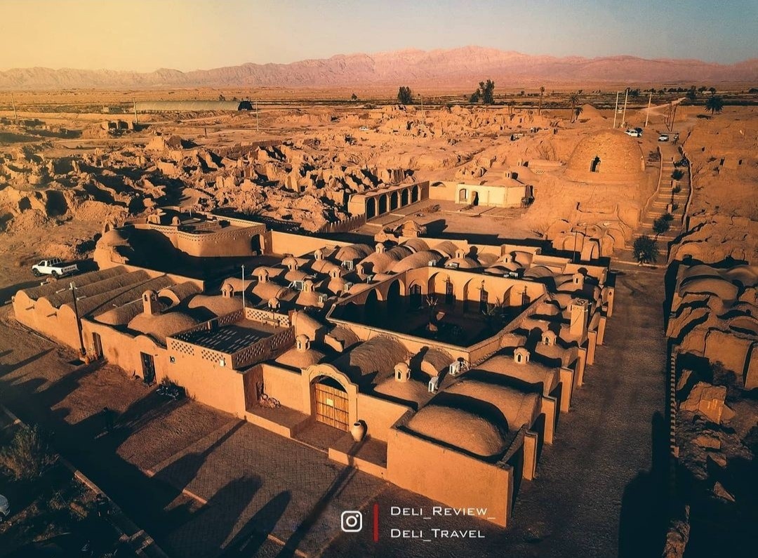 دانلود معرفی جاذبه های گردشگری روستای کریت (دیار نخل و نرگس ) 2021